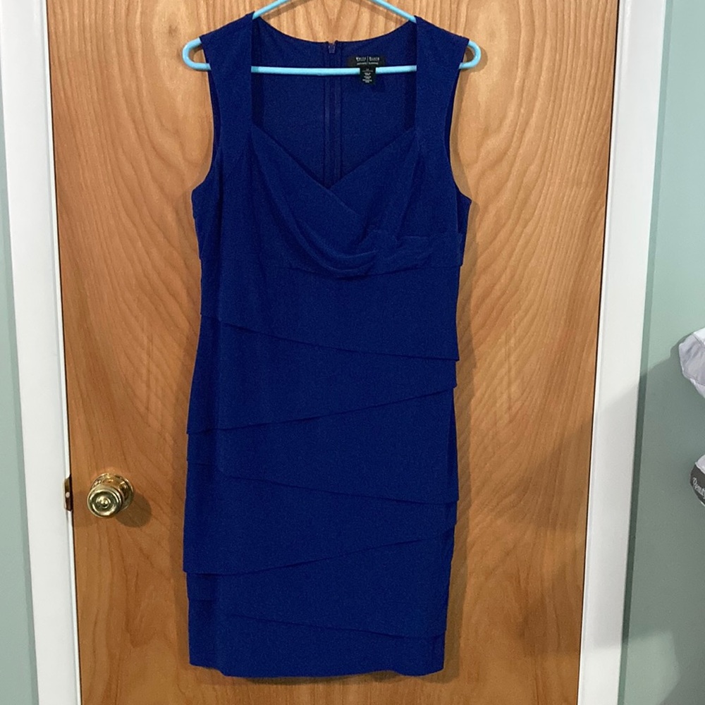 White House Black Market dress. Size 14. Slimming.